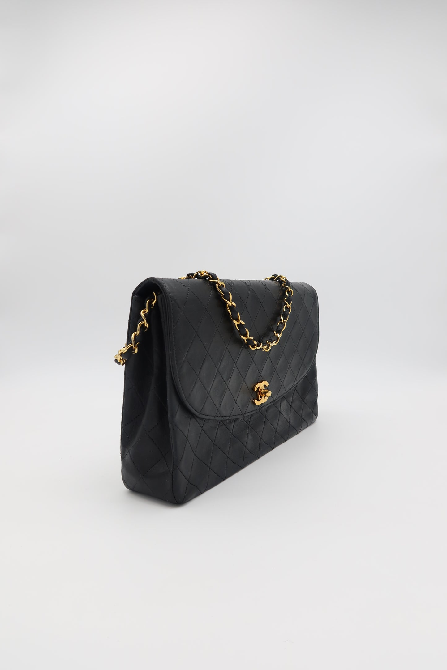 CHANEL MATELASSE FLAP BAG TWIST LOCK