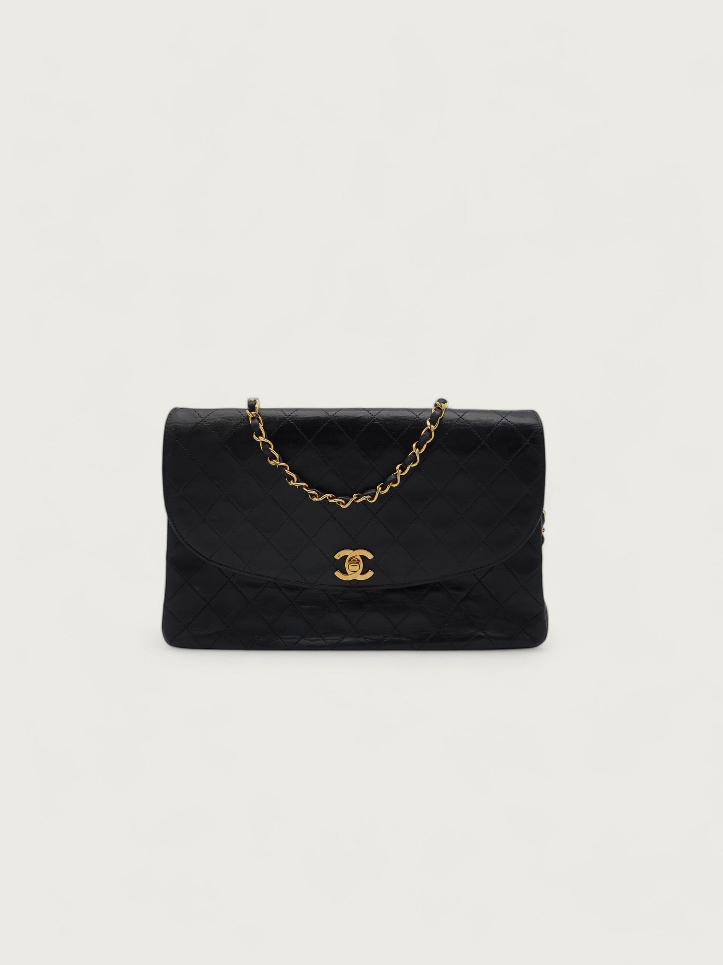 CHANEL MATELASSE FLAP BAG TWIST LOCK