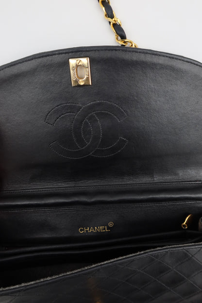 CHANEL MATELASSE FLAP BAG TWIST LOCK