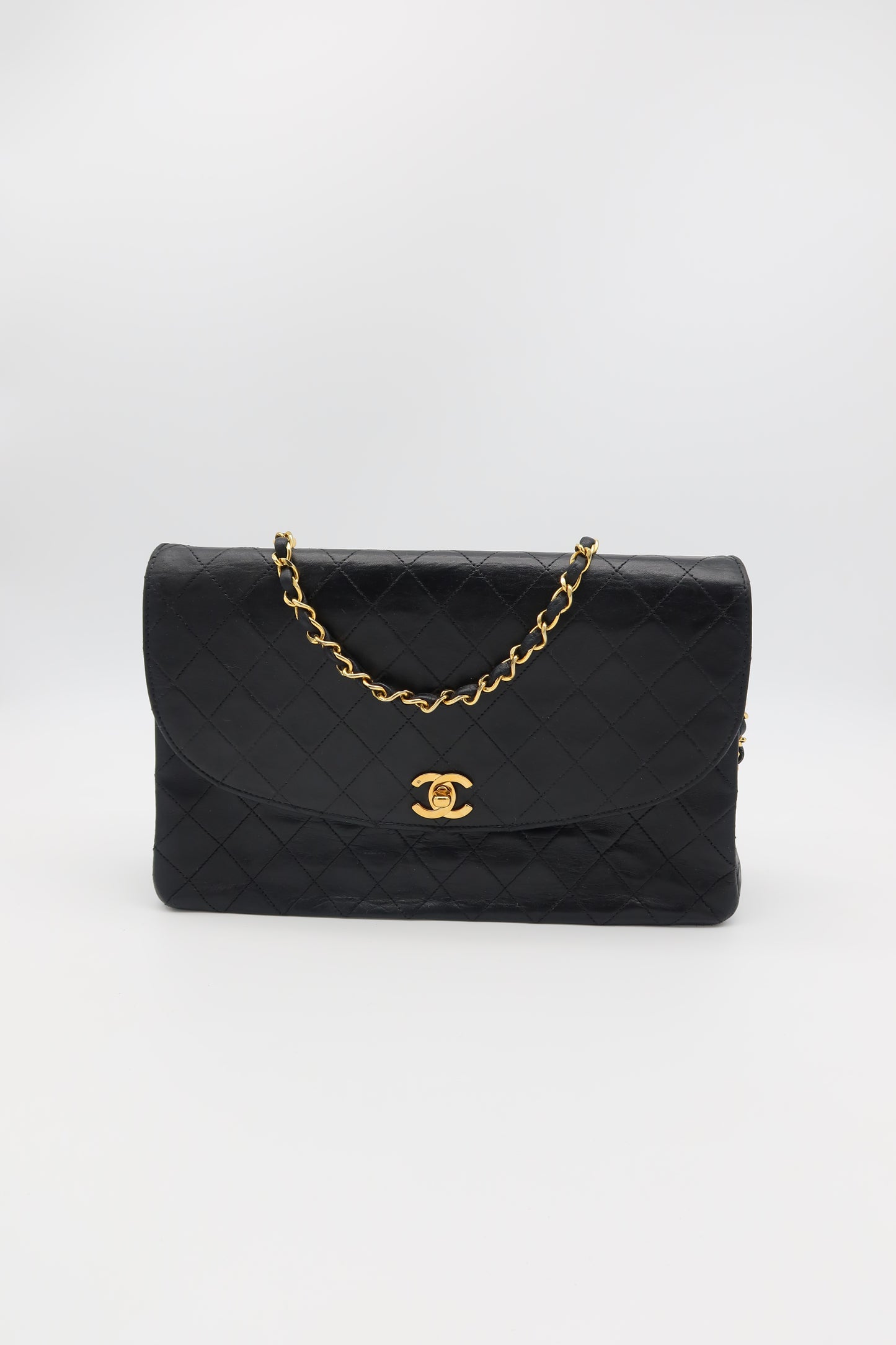 CHANEL MATELASSE FLAP BAG TWIST LOCK